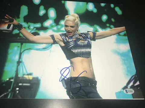 GWEN STEFANI SIGNED AUTOGRAPH 11x14 PHOTO NO DOUBT CONCERT SHOT SEXY BECKETT BAS Cover