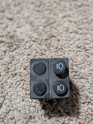 Alfa Romeo Spider 1983-94 • Interruptor de luz auxiliar de faros antiniebla consola central OEM Foto 1 de 4