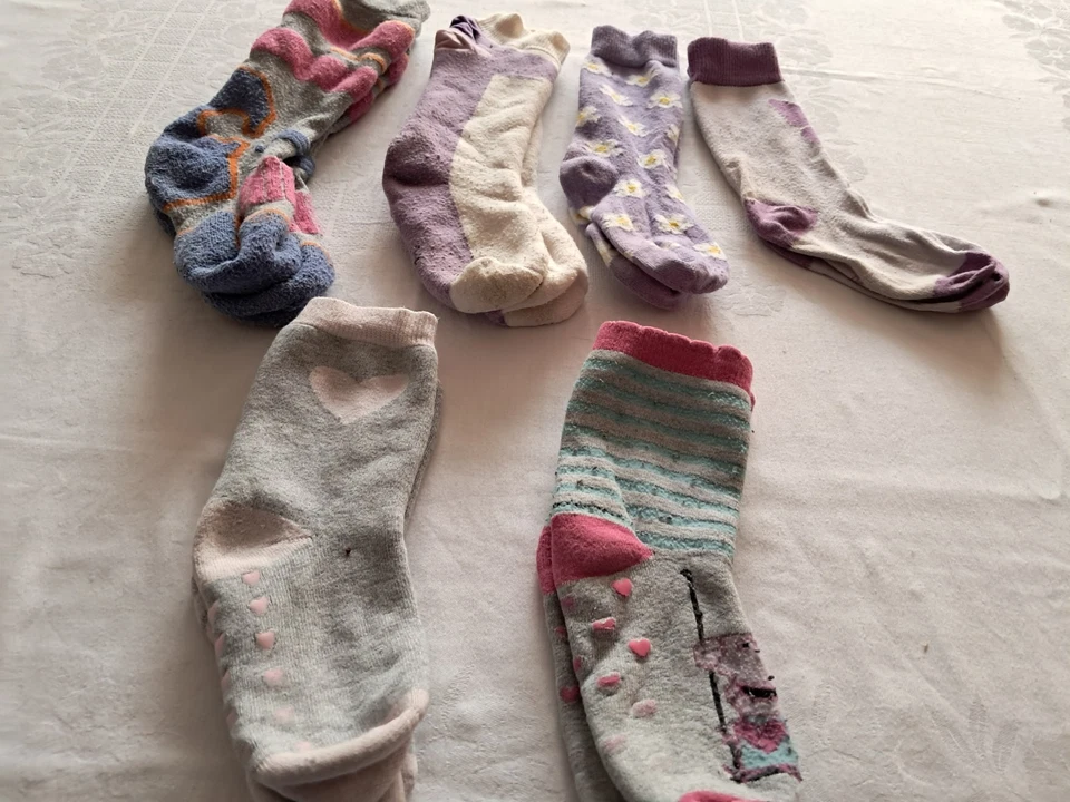 6 Paar Socken-4 Paar-Kniestrümpfe-2 Paar-Stoppersocken-Verschieden-Größe 27-30 - Bild 1 von 4