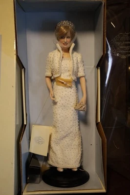 Muñeca Franklin Heirloom Princesa Dianna Muñeca Retrato en Caja Original Etiqueta 18" Foto 1 de 4