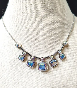 Collar de cristal aurora boreal cuadrado de cristal Touchstone de Swarovski - Imagen 1 de 8