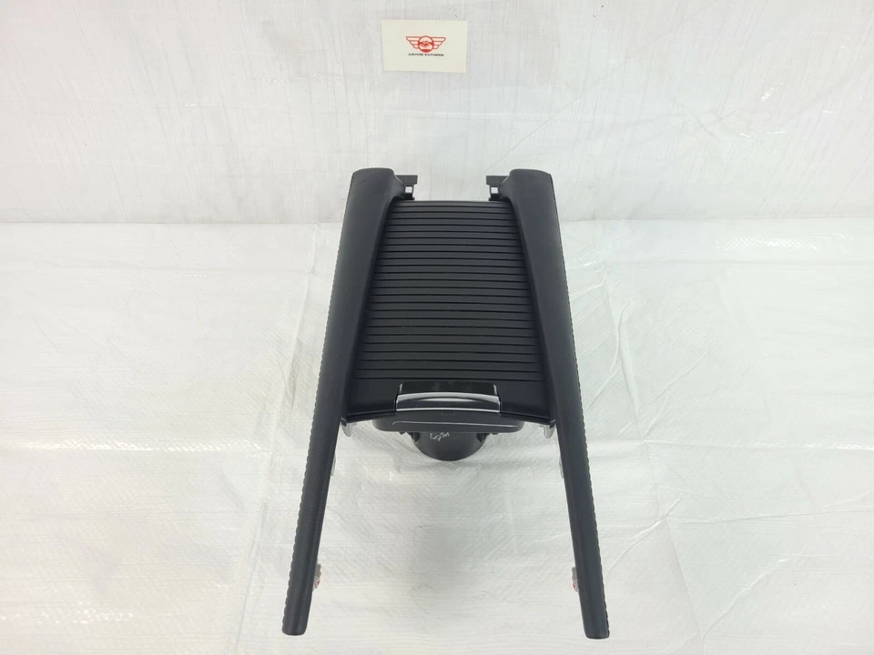 2018 Mazda 3 Center Console Cup Holder OEM - Imagem 1 de 4