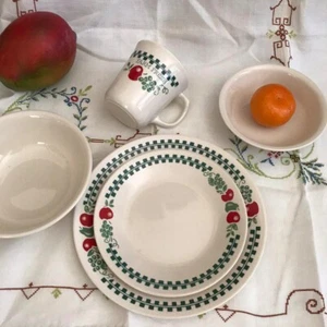 Vintage Corelle Farm Fresh 5 piece dinner set (plates, bowls, and cup) - Picture 1 of 4