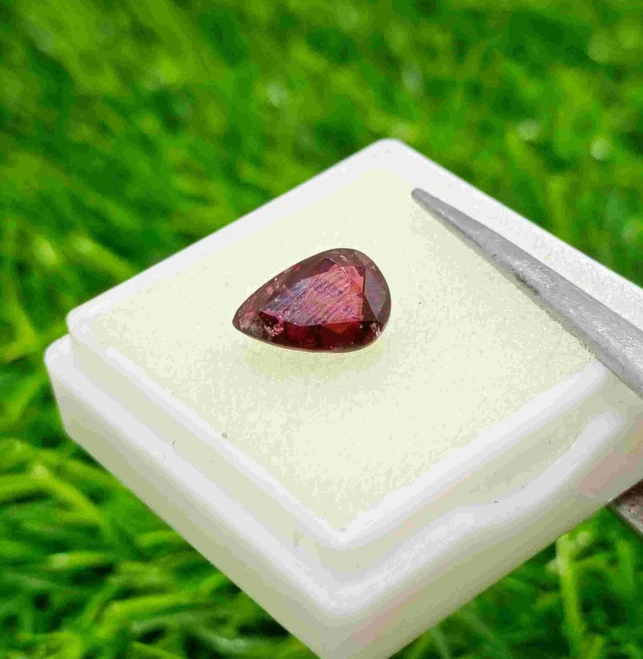 1.8 Carats Pendeloque or Pear Shape Pyrope or Red Garnet Natural Gemstone - Image 1 of 4