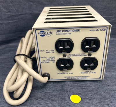 TRIPP-LITE VOLTAGE REGULATOR LC-1200  INPUT 87-140V 60HZ 12A - Image 1 of 4