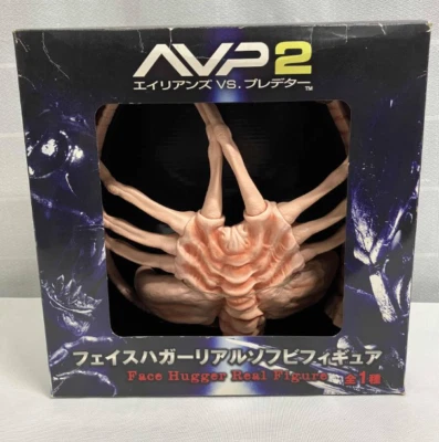 Aliens vs Predator Face Hugger Real Soft vinyl Figure Rare Item 2009 AVP2 FURYU - Image 1 of 4