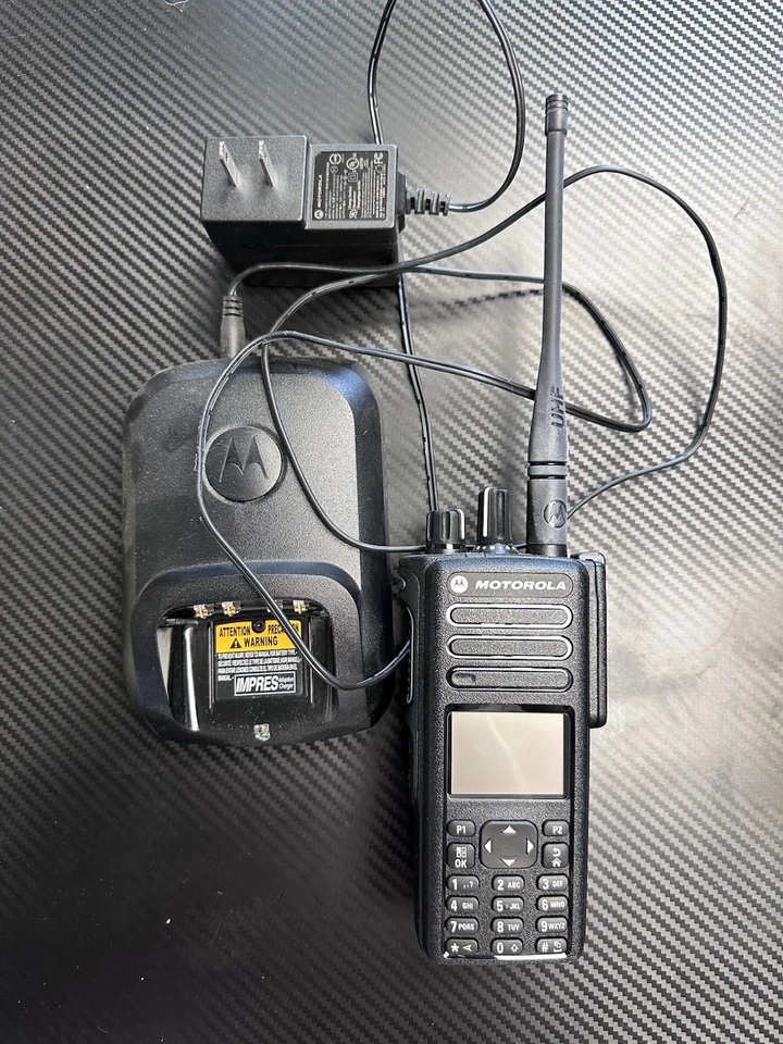 Motorola XPR 7550e UHF 403-512 Digital Display Two-Way Radio w/charger - Image 1 of 4
