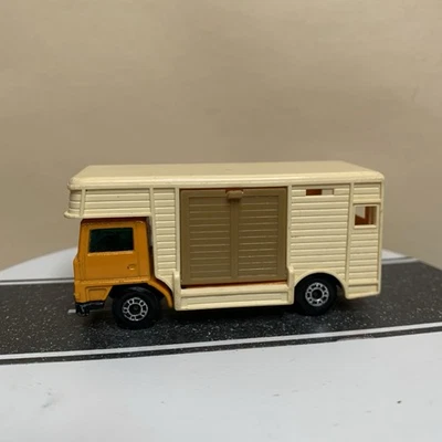 1976 Matchbox Lesney Superfast #40 Horse Box Truck Yellow Cab w/White Figure  - Image 1 of 4
