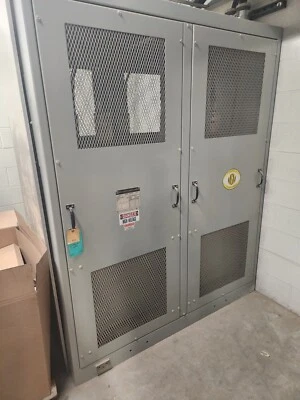 Transformador tipo seco MGM AC3T0-V0176 550 KVA 460-460 V 3Ph 60Hz 4500lbs Foto 1 de 4