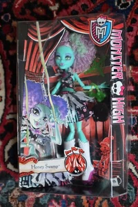 BOXED Monster High Freak du Chic Honey Swamp - preloved. - Picture 1 of 5