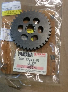 YAMAHA DT125 DT175 MX175 PRIMERA RUEDA DE ENGRANAJES FABRICANTE DE EQUIPOS ORIGINALES REEDICIÓN 2A6-17211-01-00 2A6-17211-00 - Imagen 1 de 6
