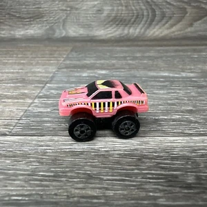 Micro máquinas Galoob 1987 vintage - Road Champs - Ford Thunderbird rosa 4x4 - Imagen 1 de 8