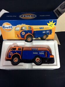 First Gear 1953 White Fuel Tanker 1:34  Dailey's Middletown on back of truck