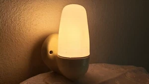 Wilhelm Wagenfeld Wandlampe Nr. 6067 in pastellgelb - Bild 1 von 7