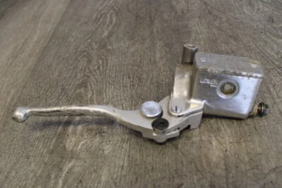 2001 铃木掠夺者 800 VZ800 FRONT BRAKE MASTER CYLINDER — 第 1/4 张图片