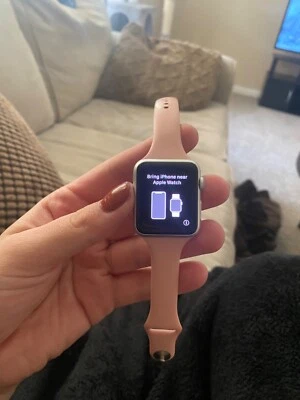 apple watch series 1 38mm black good condition  - Image 1 of 2