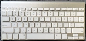 GENUINE Apple Wireless Bluetooth Keyboard A1314 Mac Aluminium - Picture 1 of 3