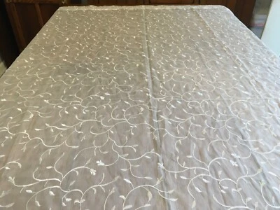 Cortina única blanca transparente con vid bordada 54x84 Foto 1 de 4