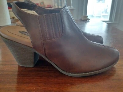 Zapatos de salón Dr. Scholl's de cuero marrón con tira trasera al tobillo talla 8,5  Foto 1 de 4