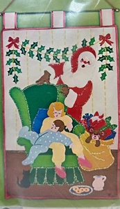 Vintage Bucilla Christmas Needlecraft Kit #2833 Pannello Gioiellato VIGILIA DI NATALE Babbo Natale - Foto 1 di 3