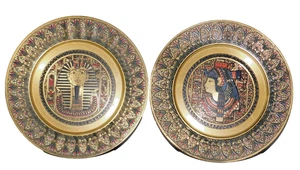 SET OF 2 TUTANKHAMUN KING TUT VINTAGE EGYPT EGYPTIAN BRASS PLATES 6" SOUVENIR - Picture 1 of 13