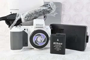 Nikon 1 V2 Gehäuse in Weiß - Mit 6145 Klicks - #GT24 - 12 Monate Gewährleistung - Bild 1 von 12