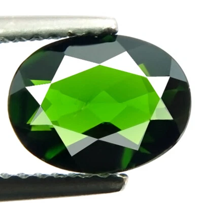 Natural Chrome Diopside 1.70ct Excellent Best Quality Green Color Perfect Oval - Image 1 of 4