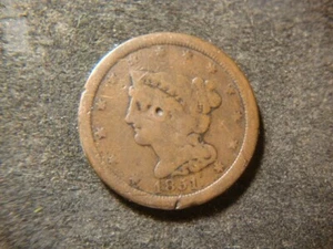 Medio centavo cabeza cabello trenzado fecha completa 1851 en moneda IAX - Imagen 1 de 2