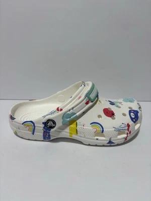 Zuecos Crocs Kids’ Clásicos Estampado Doodle, Niñas’ Talla 4 M Foto 1 de 4