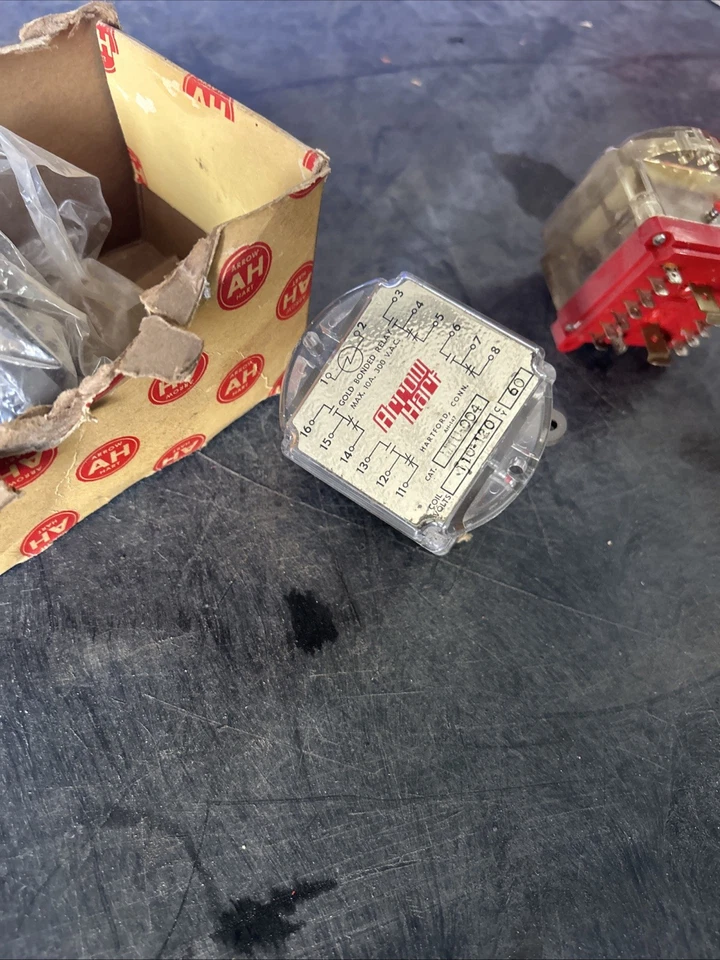 Лот из 3 ARROW HART MTU-402 48-50V NSMP ЗОЛОТОЙ СКЛЕЕННЫЙ РЕЛЕ - Изображение 1 из 4