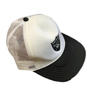 Las Vegas Raiders Baseball Cap Flat Brim Snap Back NFL Team Logo NWT - Picture 1 of 9