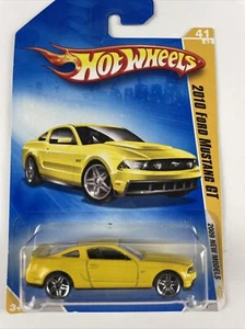 ~NEW~ 2009 NEW MODELS Hot Wheels 2010 FORD MUSTANG GT #041 -Yellow - Picture 1 of 4