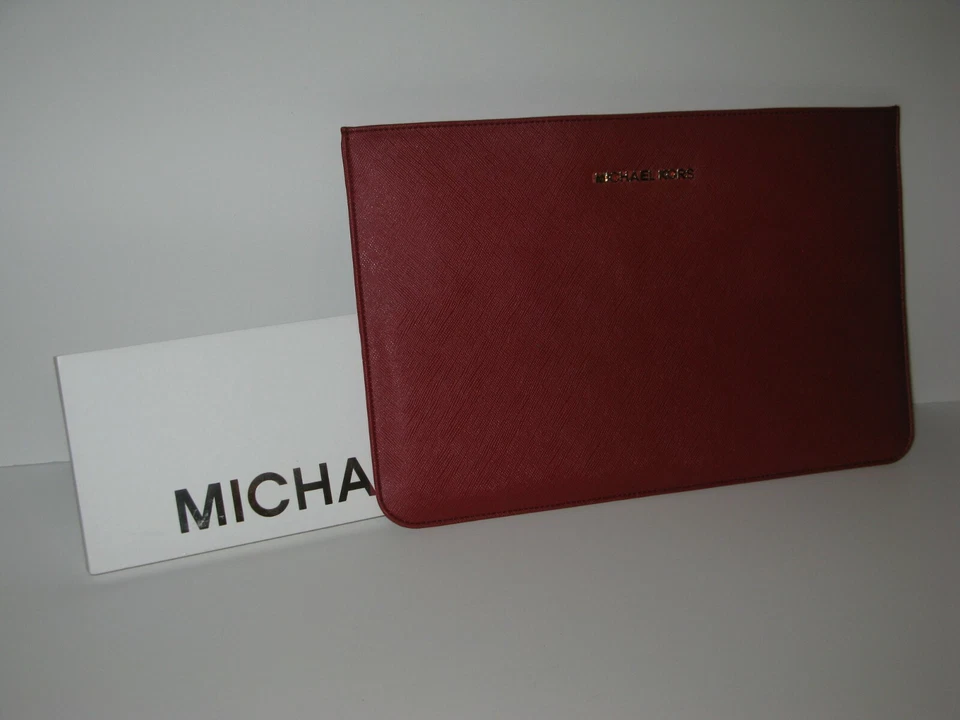 Funda roja Michael Kors para Macbook Air 11"  Foto 1 de 1