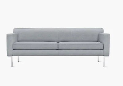 Sofá moderno Design Within Reach - 801/4” de ancho, elegante estilo minimalista Foto 1 de 4