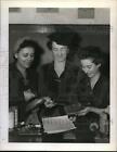 1943 Press Photo Mrs. Harry Roscoe, Mrs Orkin and Mrs Daniel Imperial
