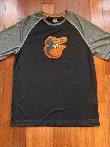 Majestic cool base Baltimore Orioles Mascot logo T-shirt Size L Cover