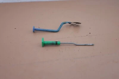 Motosierra McCulloch Pro Mac 610 OEM palanca de engrasador y palanca de obturación Foto 1 de 4