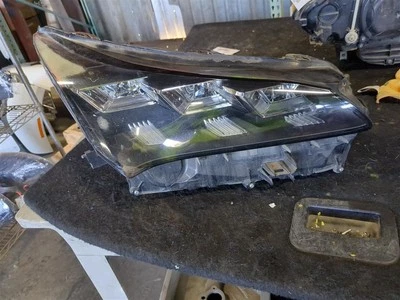 MONTAJE FARO DERECHO 8114578090 2015-2017 LEXUS NX200T Foto 1 de 4