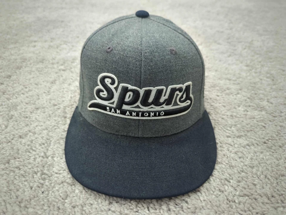 Gorra San Antonio Spurs para hombre OSFA NBA Top of The World 86 ajustada gris Foto 1 de 4