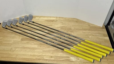 Hierros Bridgestone TOUR B JGR HF1 - 6 palos (6,7,8,9,P1,P2) varilla rígida de grafito Foto 1 de 4