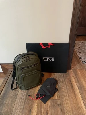 Nueva Mochila Tumi Harrison Warren Cuero Oliva Foto 1 de 4