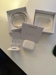 Apple AirPods Pro (2ème génération) à vendre -comme neuf et entièrement fonctionnel ✅ - Photo 1 sur 3