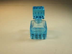 VTG Irice Blue Cubes / Blocks Shaped Perfume Bottle With Stopper Set - Picture 1 of 6