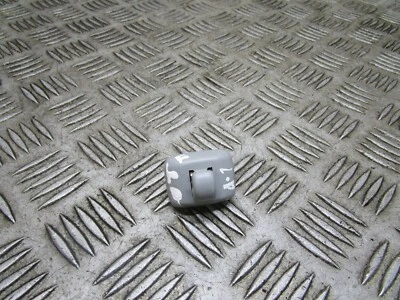 Audi A1 2019 5 puertas conductor lateral soporte para parasol delantero fabricante de equipos originales  Foto 1 de 4