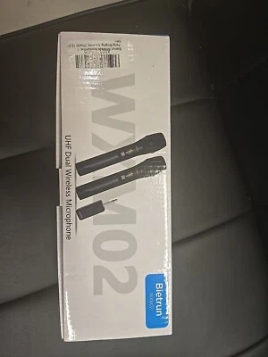 Bietrun WXM02 UHF Dual Wireless Microphone System  - Image 1 of 3