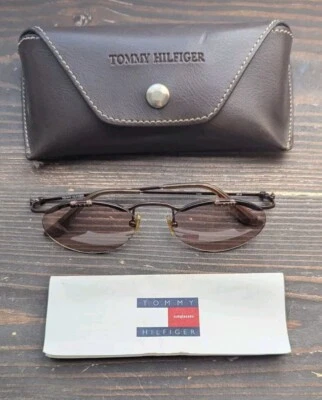 Gafas Tommy Hilfiger vintage con estuche Foto 1 de 4