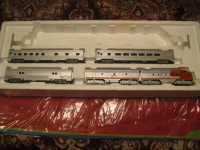 Marklin H0 ATSF F7 Diesel Lok w/passenger cars&manuals from Marklin 29849 - NIB - Image 1 of 4