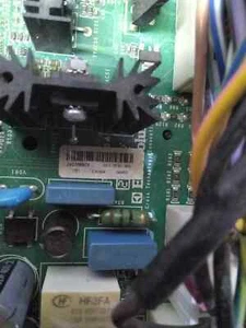 242268903 (Frigidaire) Scheda di controllo frigorifero Rev 05 21_002 - Foto 1 di 2