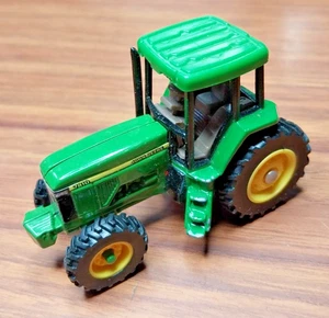 ERTL 1.64 John Deere 7810 Tractor - Picture 1 of 4