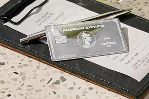 New LIMITED American Express Platinum MIRROR Metal Card. Cancelled. Collectible - Picture 1 of 1